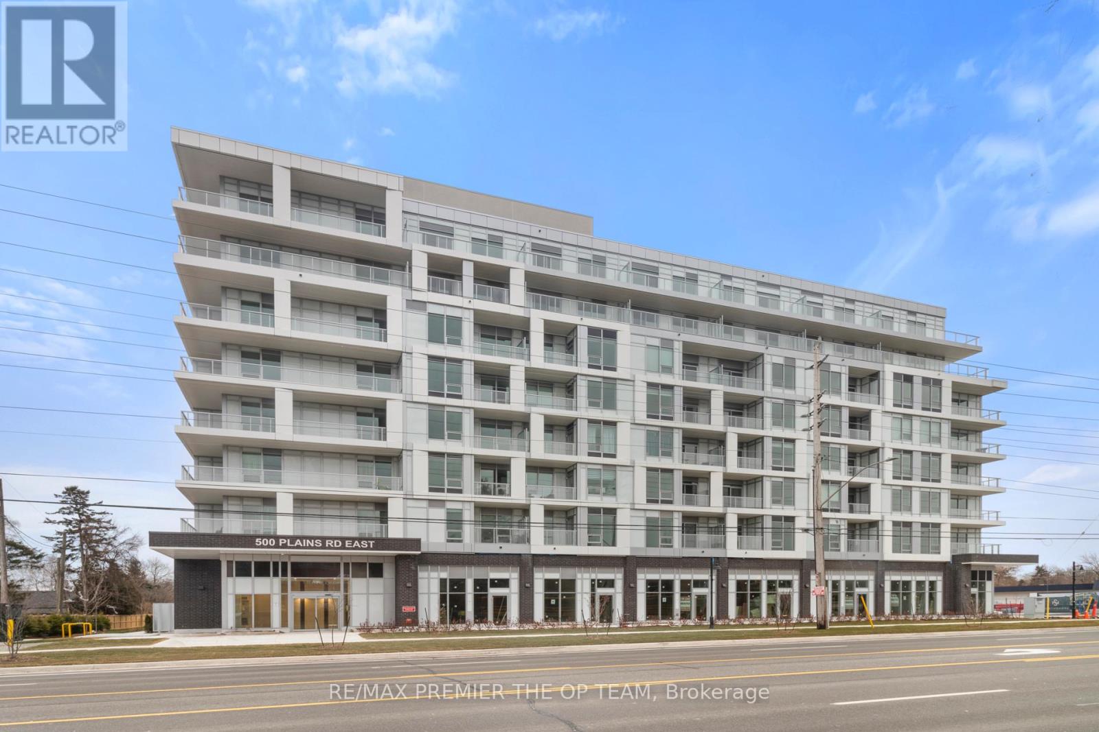 204 - 500 Plains Road E, Burlington, Ontario  L7T 0C8 - Photo 3 - W12697080