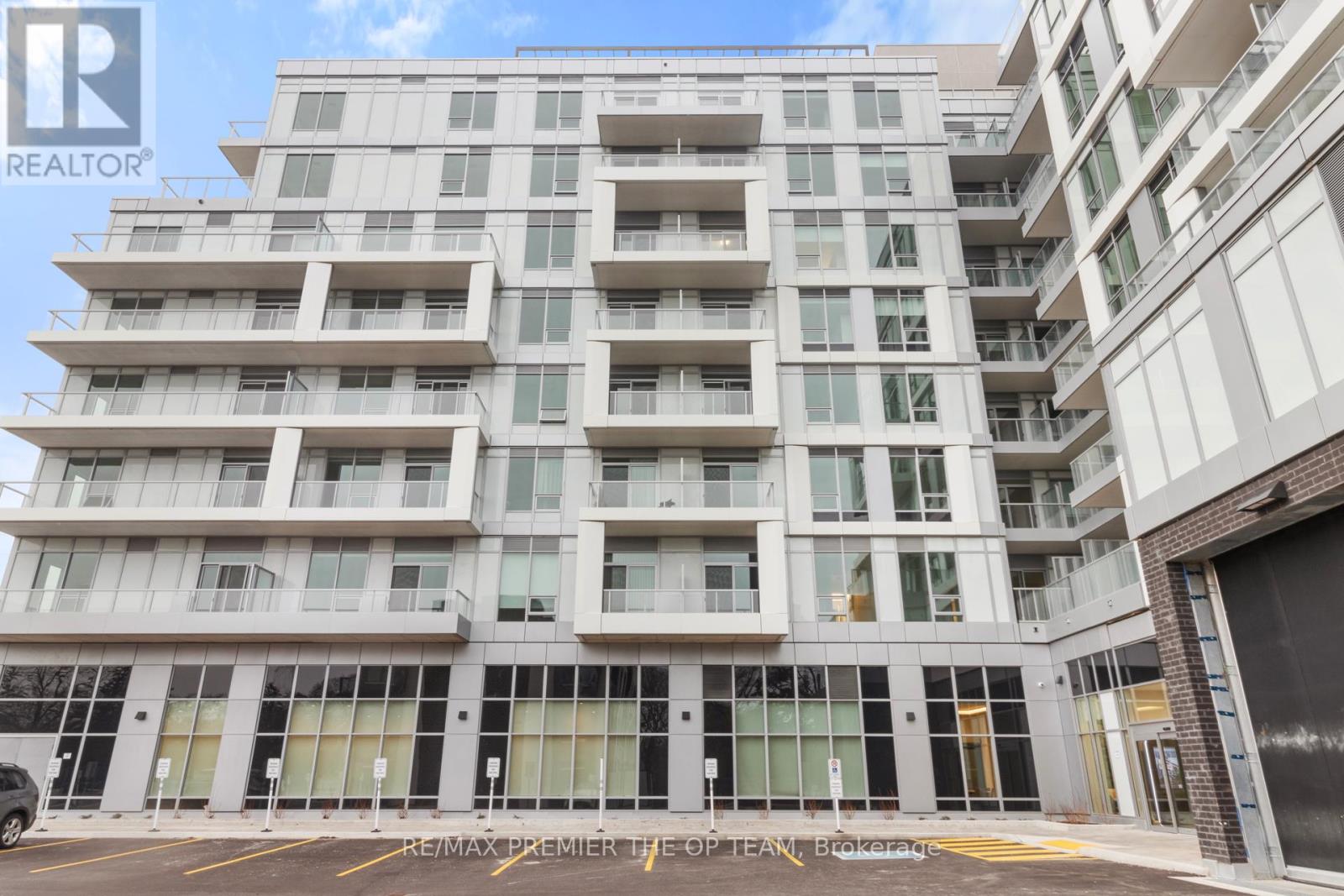 204 - 500 Plains Road E, Burlington, Ontario  L7T 0C8 - Photo 5 - W12697080