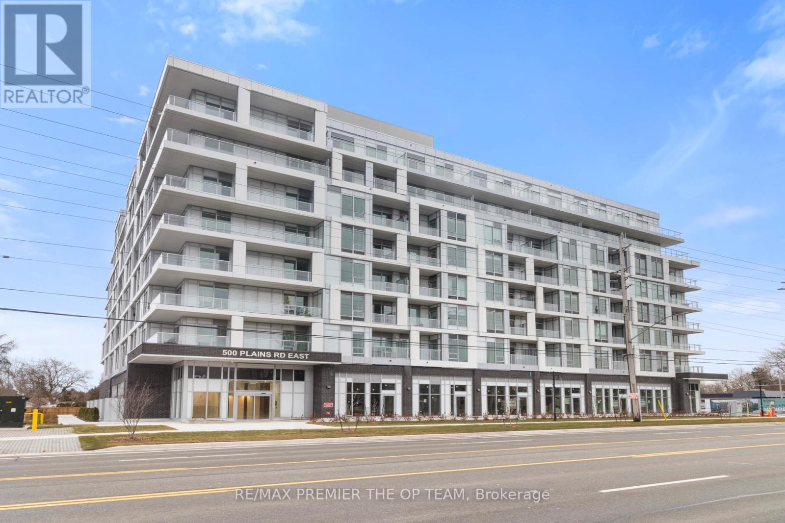 204 - 500 Plains Road E, Burlington, Ontario  L7T 0C8 - Photo 4 - W12697080