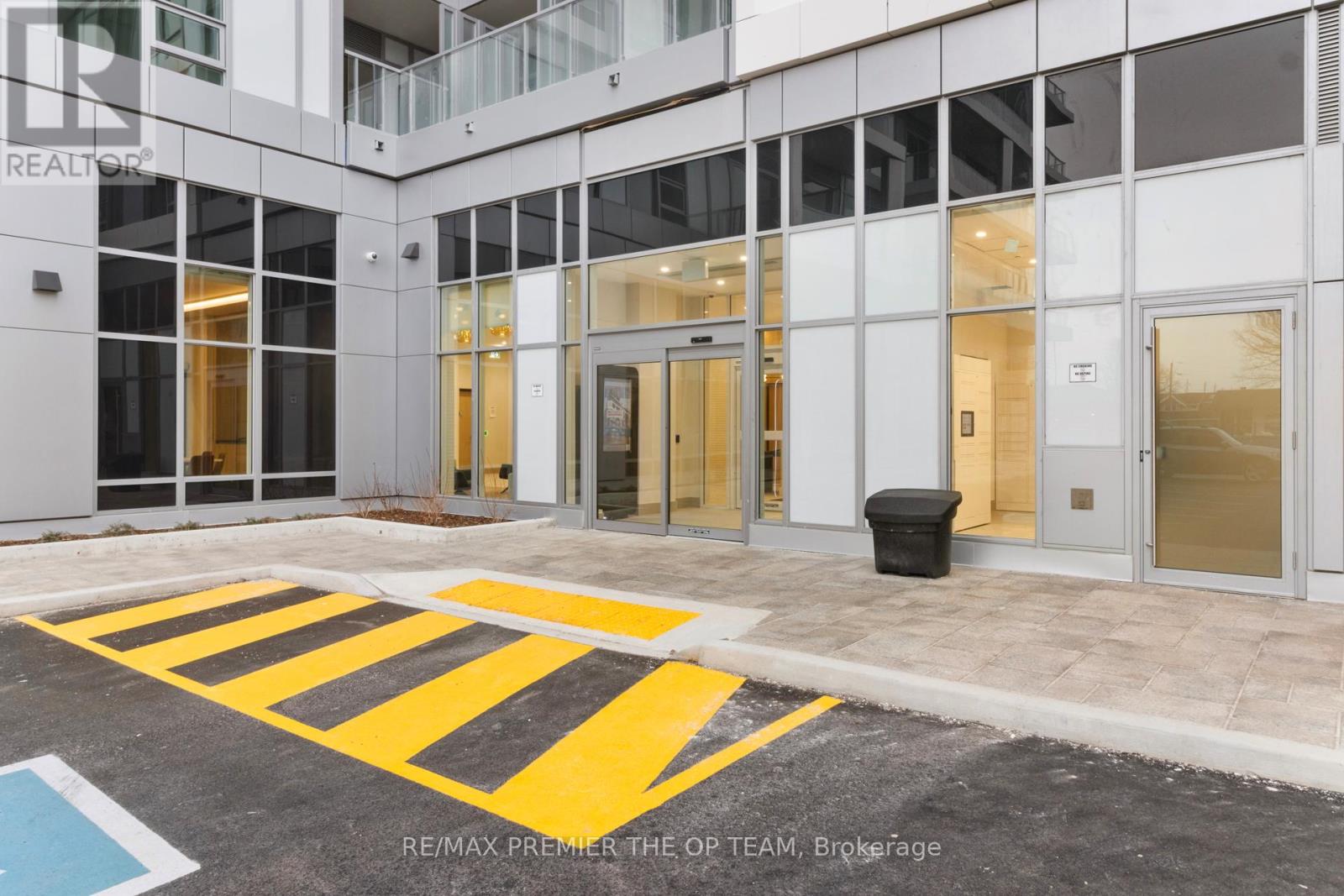 204 - 500 Plains Road E, Burlington, Ontario  L7T 0C8 - Photo 8 - W12697080