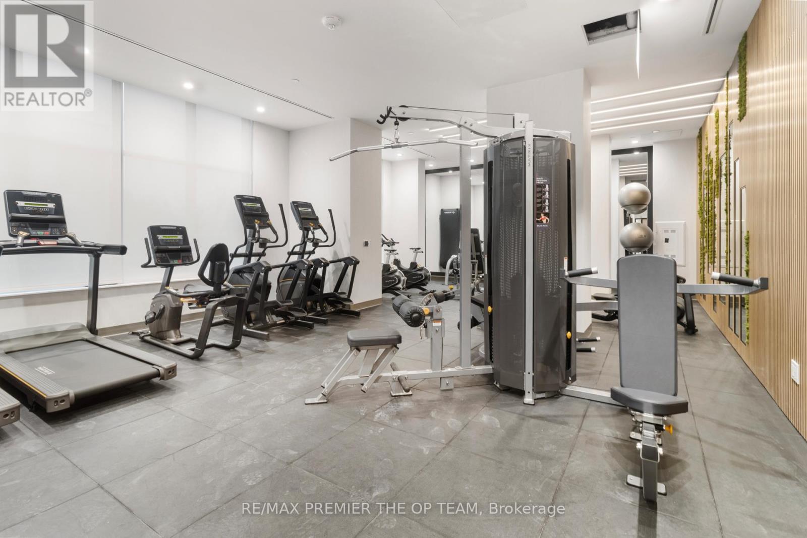 204 - 500 Plains Road E, Burlington, Ontario  L7T 0C8 - Photo 44 - W12697080