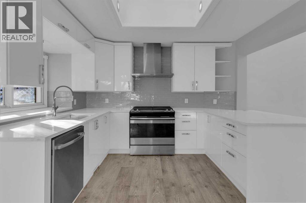 6 Castle Place N, Cochrane, Alberta  T4C 1G4 - Photo 10 - A2278330