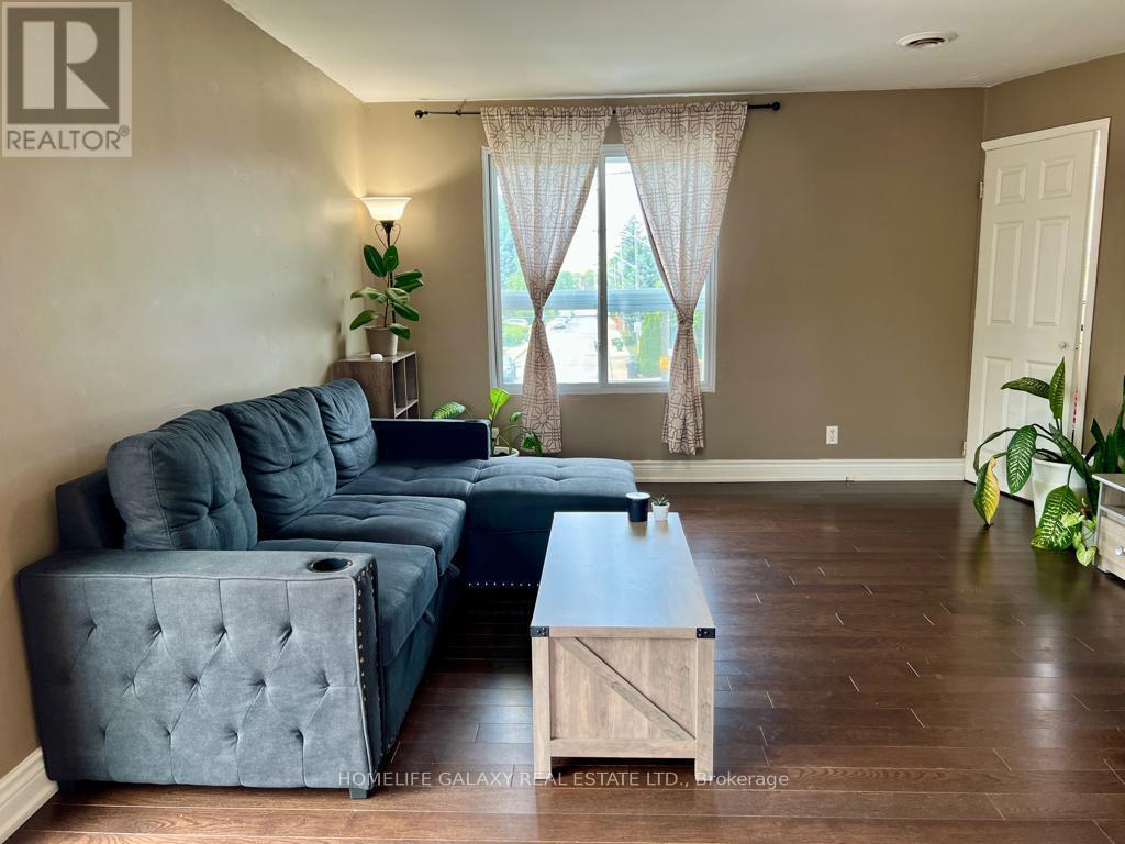 2nd Floor - 983 Victoria Park Avenue, Toronto, Ontario  M4B 2J4 - Photo 2 - E12703184