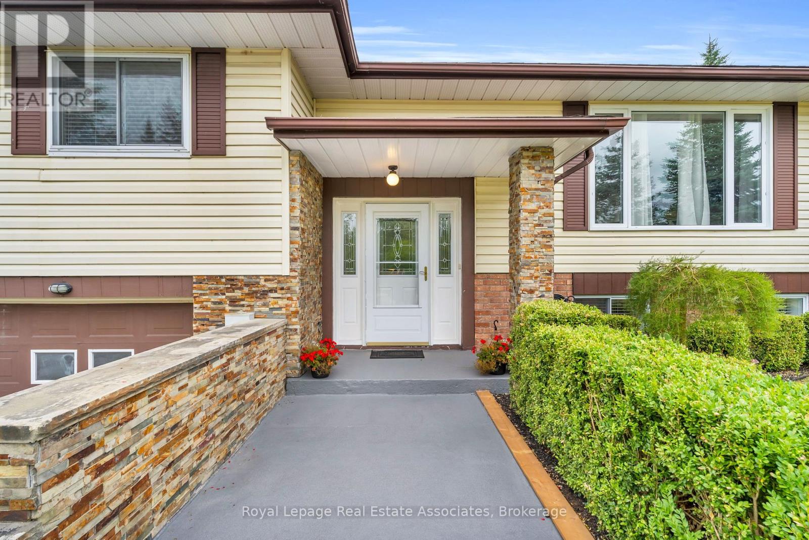 69 George Avenue, Wasaga Beach, Ontario  L9Z 2X9 - Photo 10 - S12703136