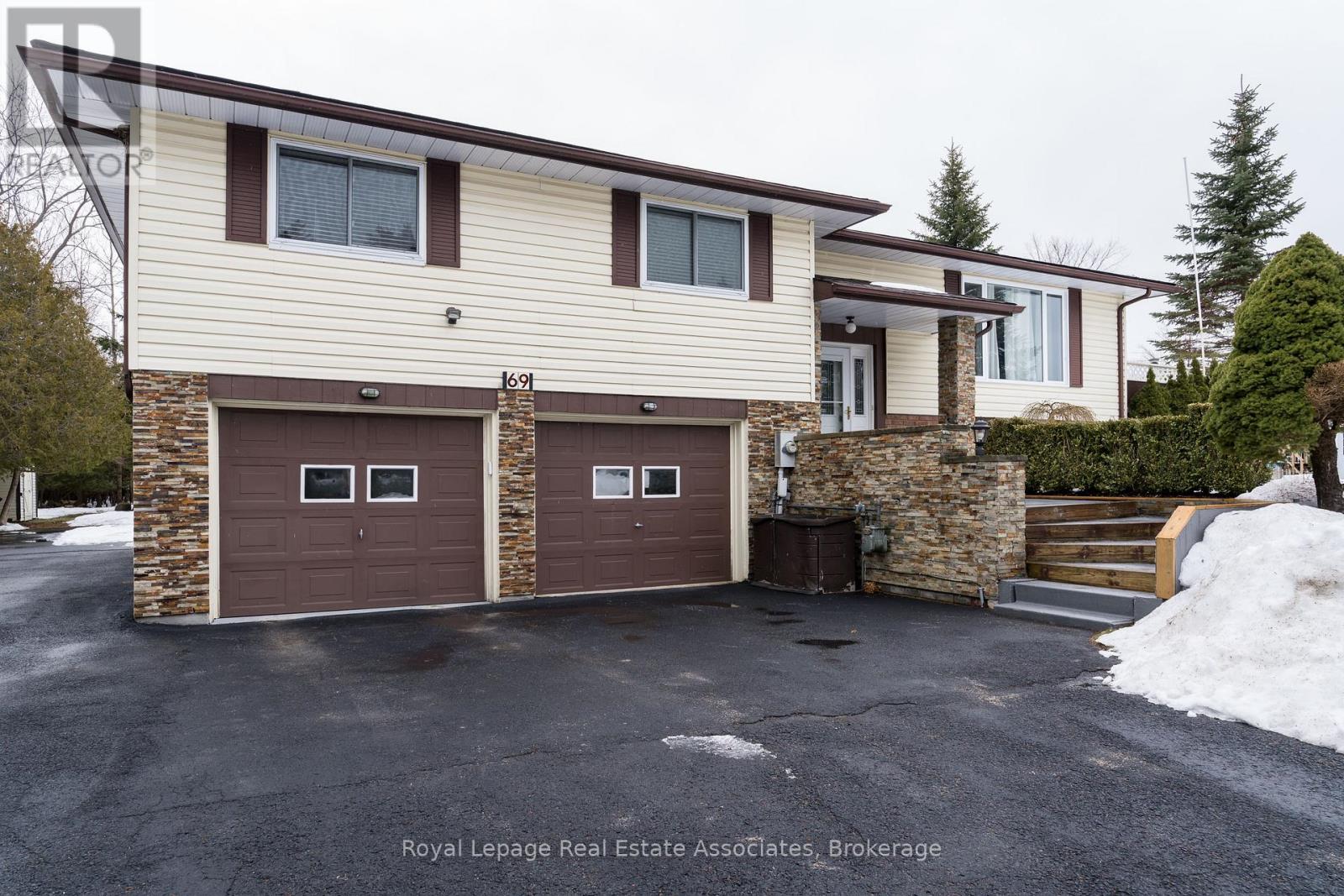 69 George Avenue, Wasaga Beach, Ontario  L9Z 2X9 - Photo 3 - S12703136