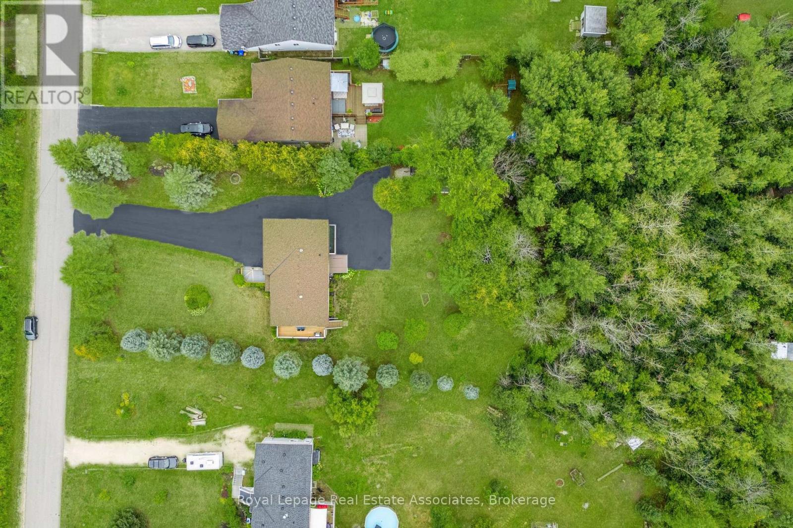 69 George Avenue, Wasaga Beach, Ontario  L9Z 2X9 - Photo 5 - S12703136