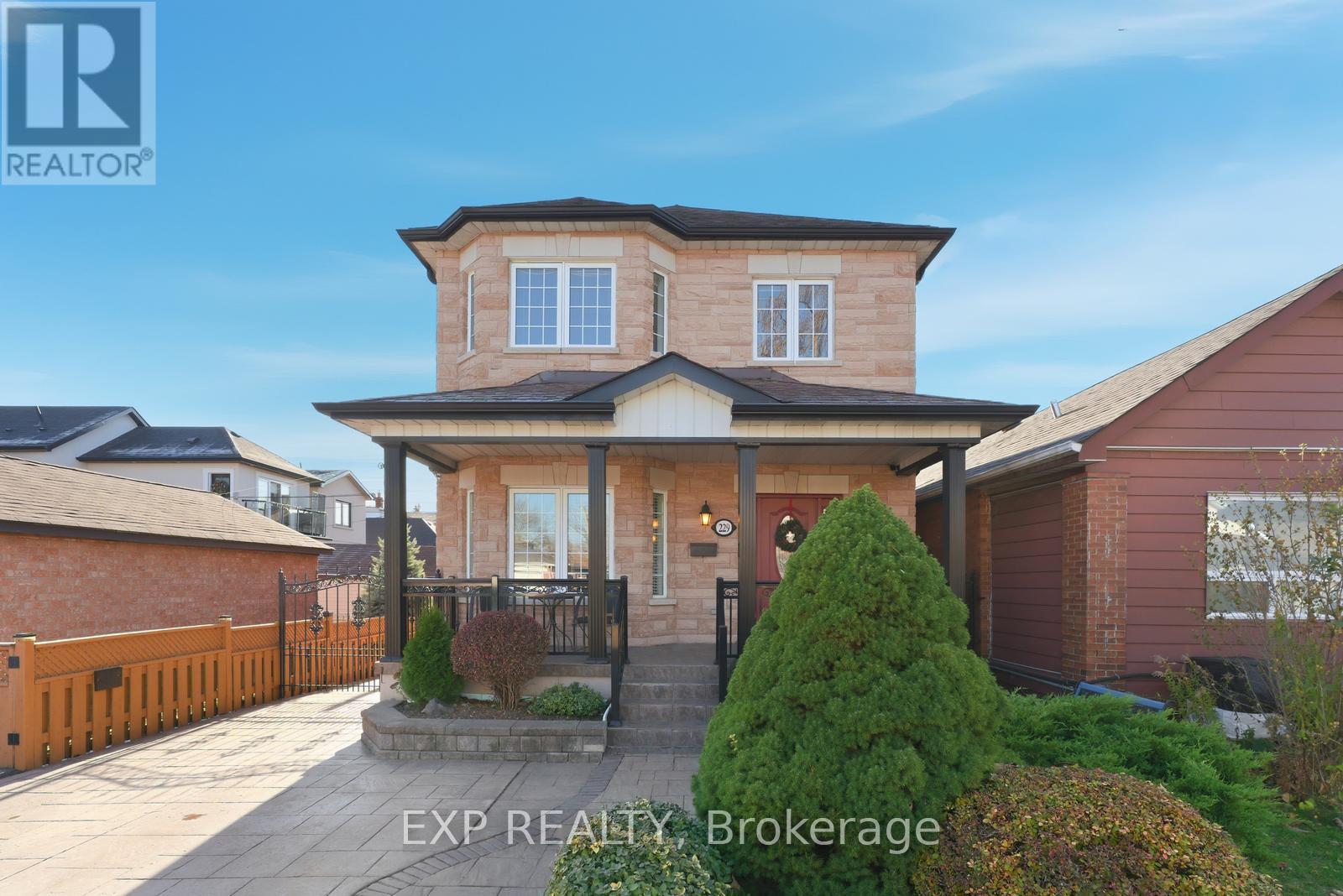 229 DUNRAVEN DRIVE, Toronto, Ontario