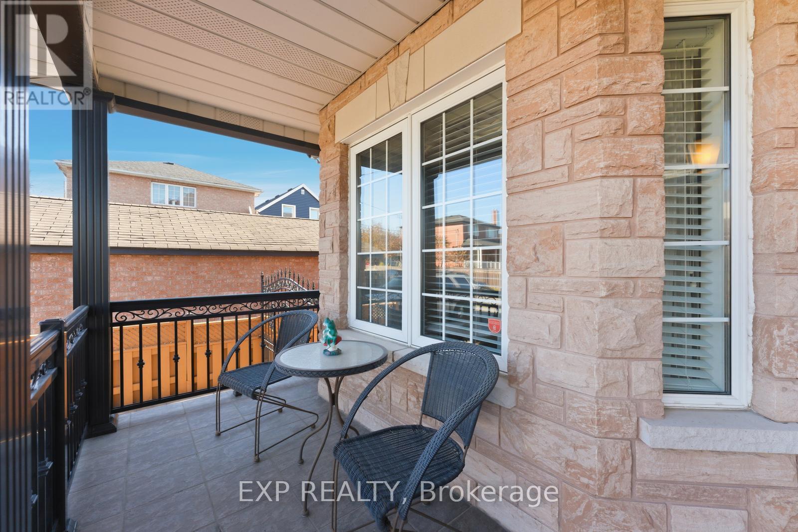 229 Dunraven Drive, Toronto, Ontario  M6M 1H8 - Photo 3 - W12703100