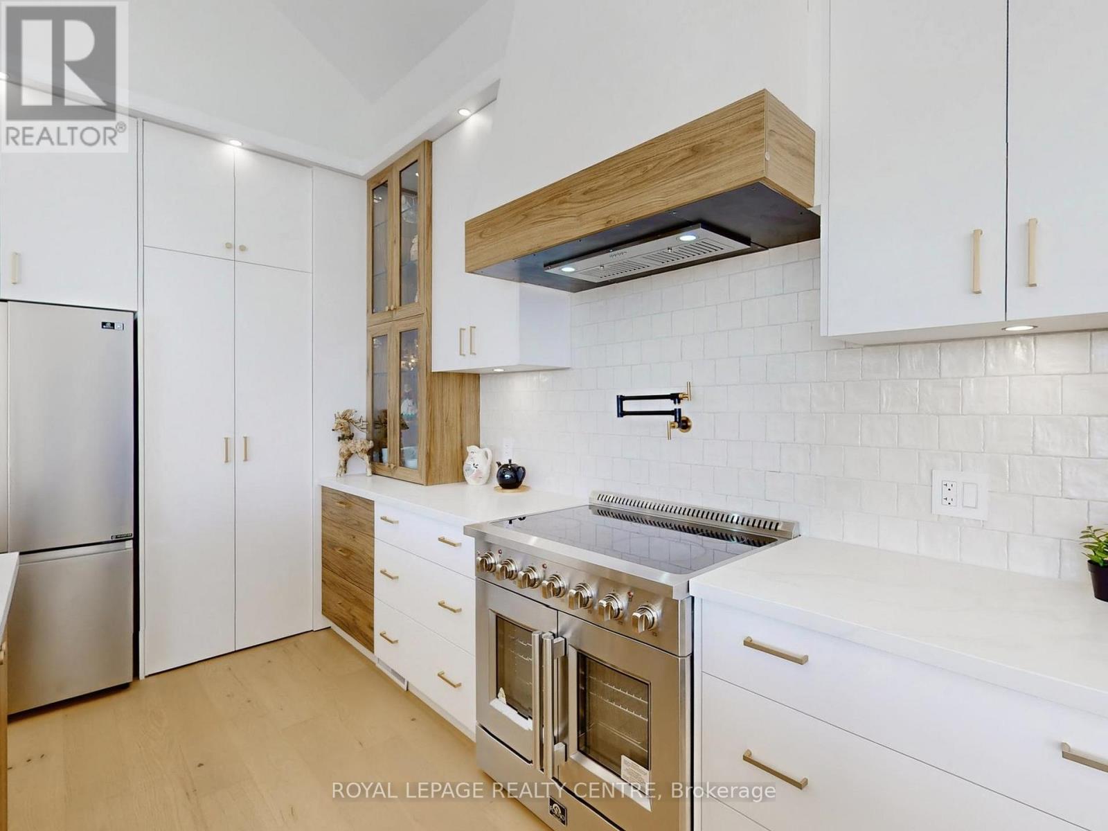 521 Old York Road, Burlington, Ontario  L7P 4Y6 - Photo 11 - W12703134