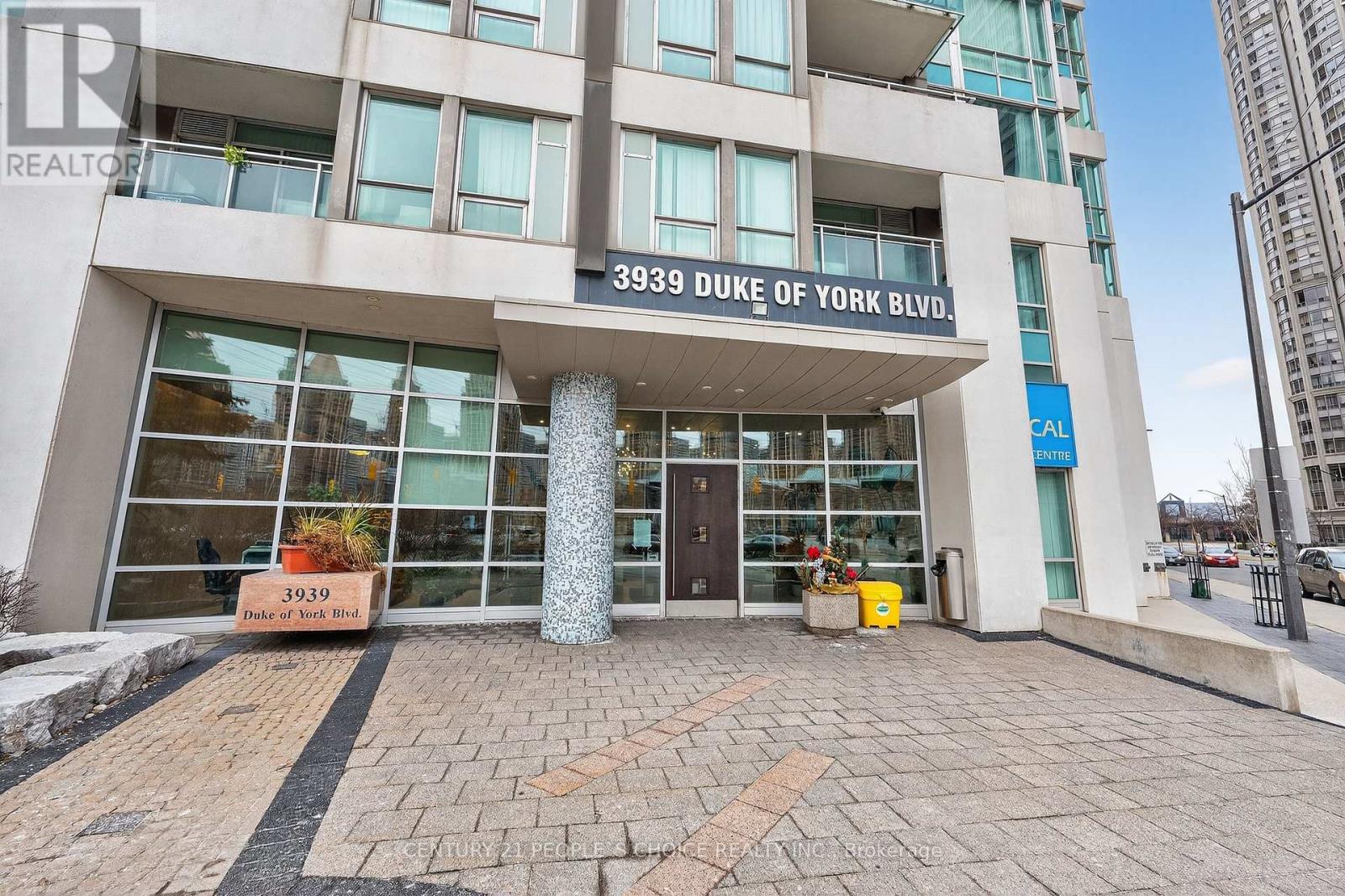 3008 - 3939 Duke Of York Boulevard, Mississauga, Ontario  L5B 4N2 - Photo 3 - W12703176