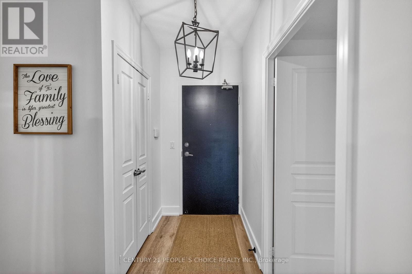 3008 - 3939 Duke Of York Boulevard, Mississauga, Ontario  L5B 4N2 - Photo 6 - W12703176