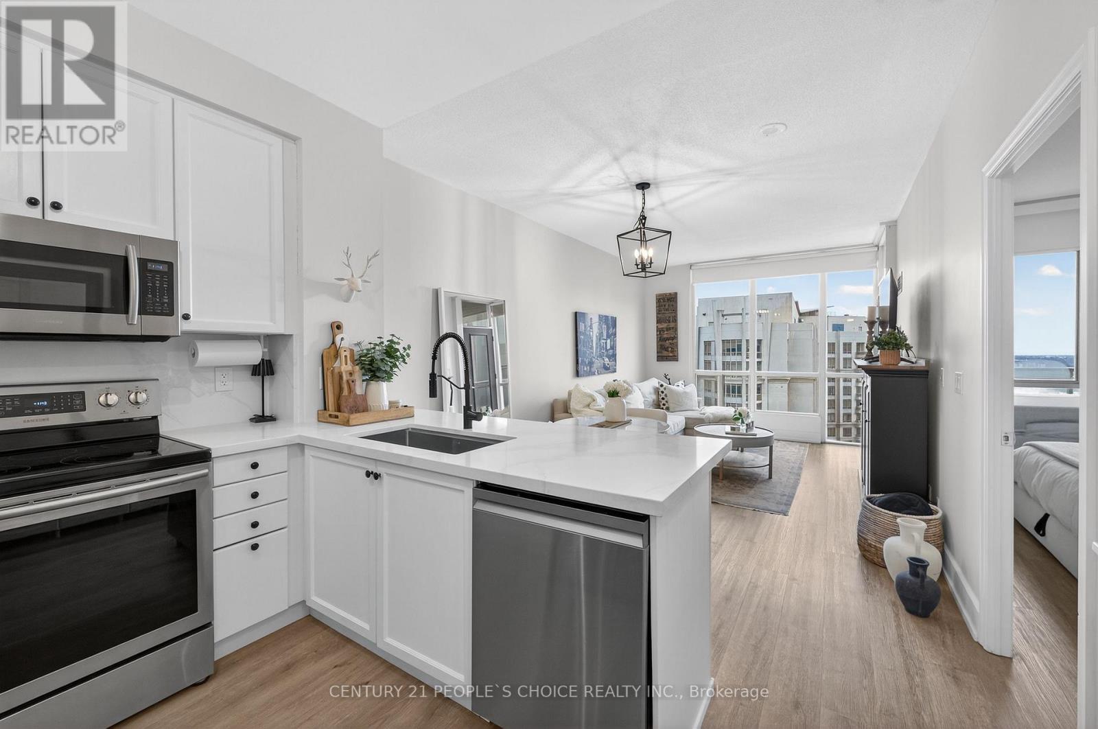 3008 - 3939 Duke Of York Boulevard, Mississauga, Ontario  L5B 4N2 - Photo 7 - W12703176