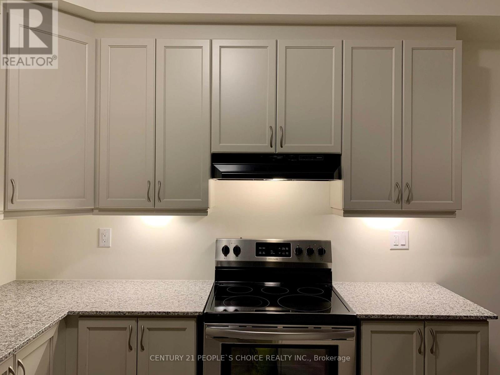 86 Callandar Road N, Brampton, Ontario  L7A 5E2 - Photo 3 - W12703194