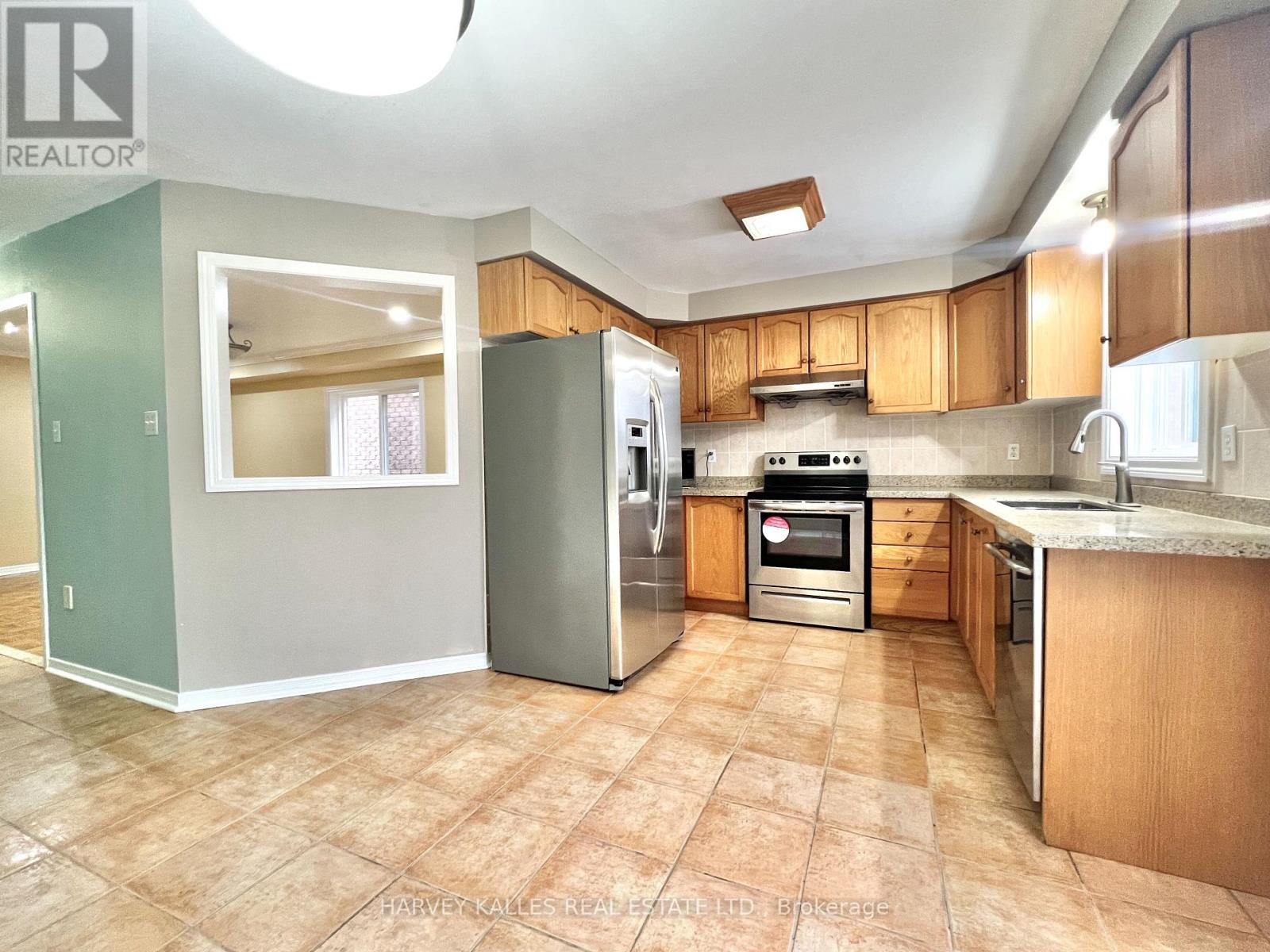 55 Native Landing, Brampton, Ontario  L6X 5A7 - Photo 5 - W12703206