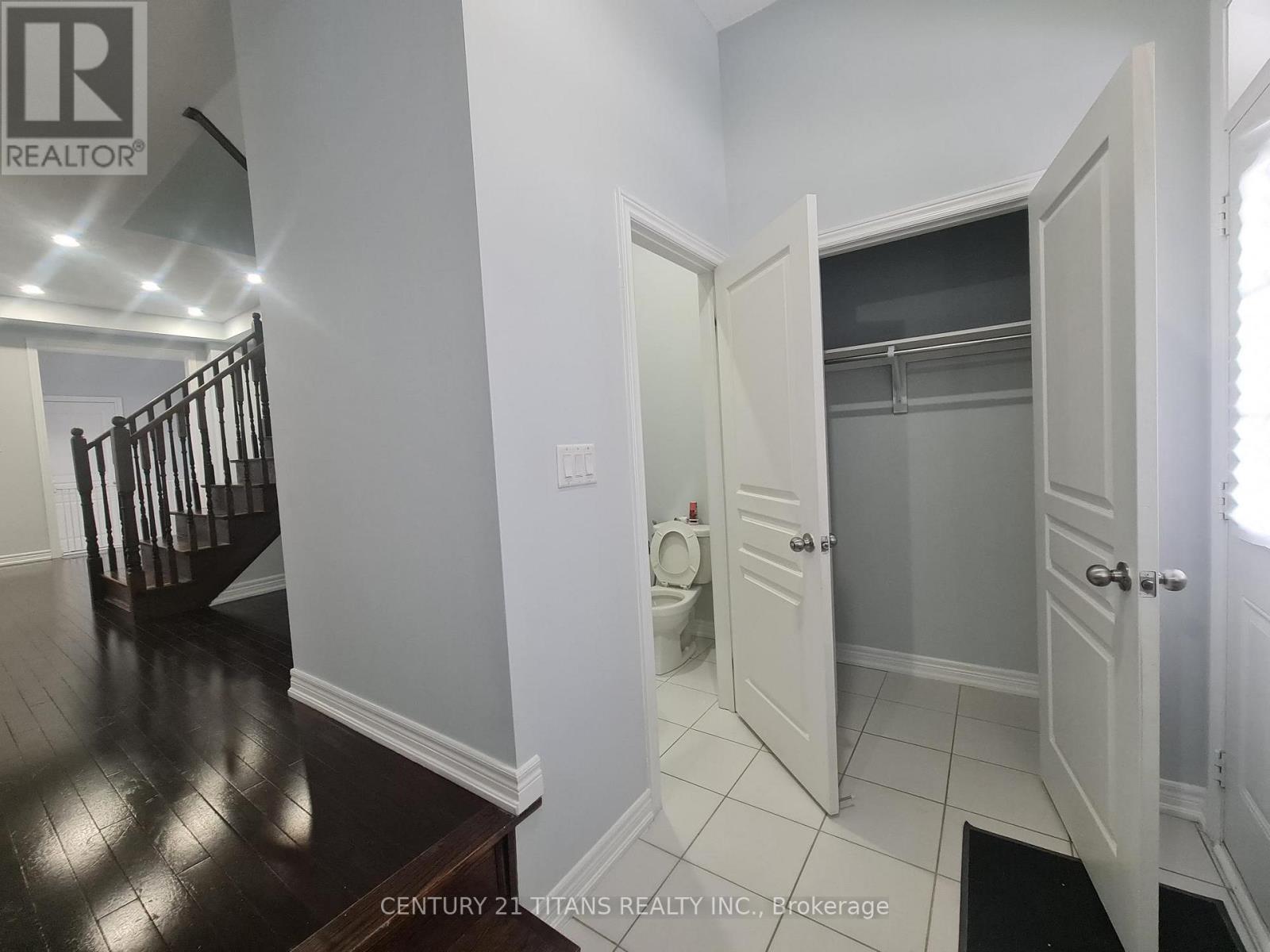 Main - 18 Primo Road, Brampton, Ontario  L7A 3Y1 - Photo 3 - W12703214