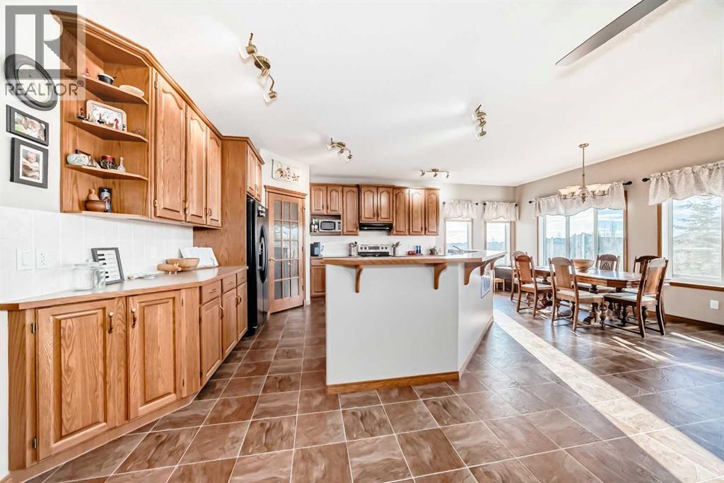 114 Royal Birkdale Crescent Nw, Calgary, Alberta  T3G 5R6 - Photo 6 - A2279052