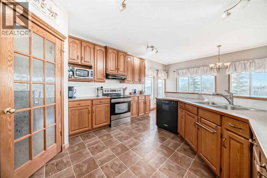 114 Royal Birkdale Crescent Nw, Calgary, Alberta  T3G 5R6 - Photo 7 - A2279052