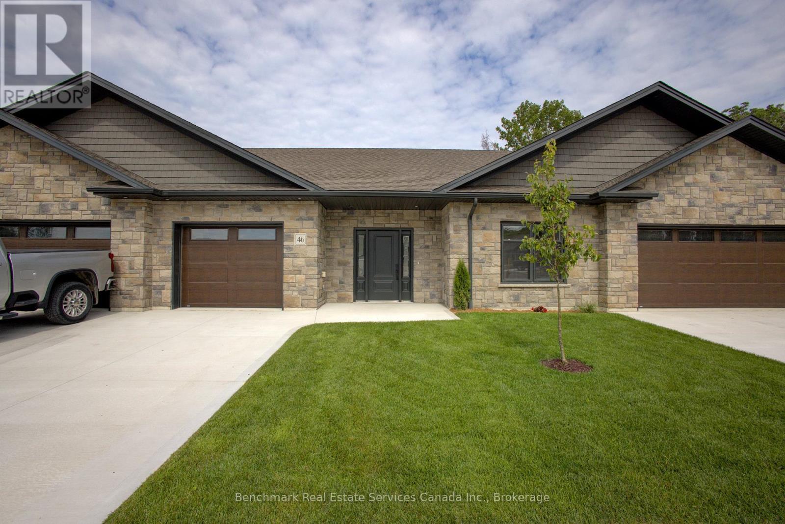 54 - 1182 Queen Street, Kincardine, Ontario  N2Z 1G4 - Photo 1 - X12703430