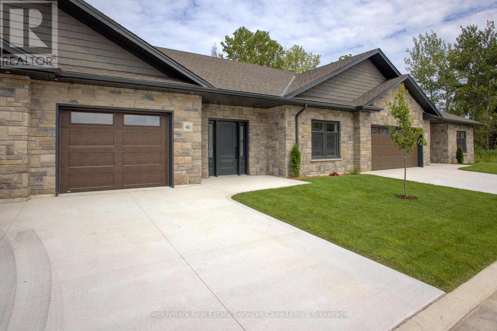 54 - 1182 Queen Street, Kincardine, Ontario  N2Z 1G4 - Photo 2 - X12703430