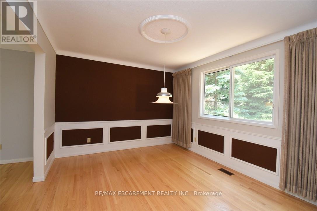 30 Terrace Drive, Hamilton, Ontario  L9A 2Y6 - Photo 7 - X12703096