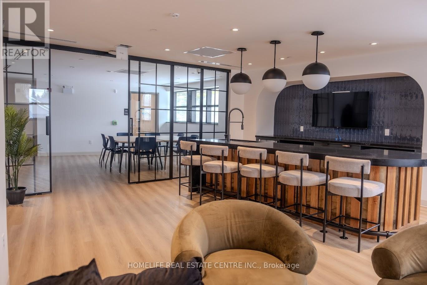 105 - 312 Erb Street W, Waterloo, Ontario  N2L 0K9 - Photo 6 - X12703112