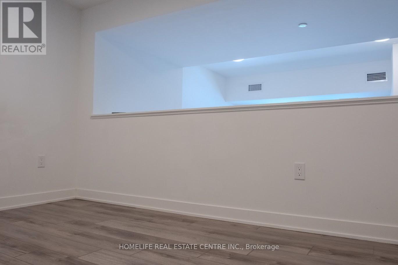 105 - 312 Erb Street W, Waterloo, Ontario  N2L 0K9 - Photo 9 - X12703112