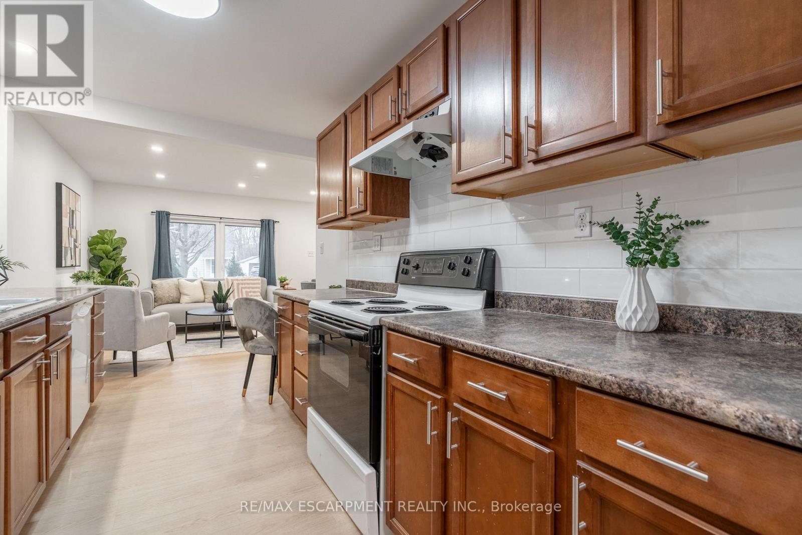 283 Grey Street, Brantford, Ontario  N3S 4W9 - Photo 13 - X12703122