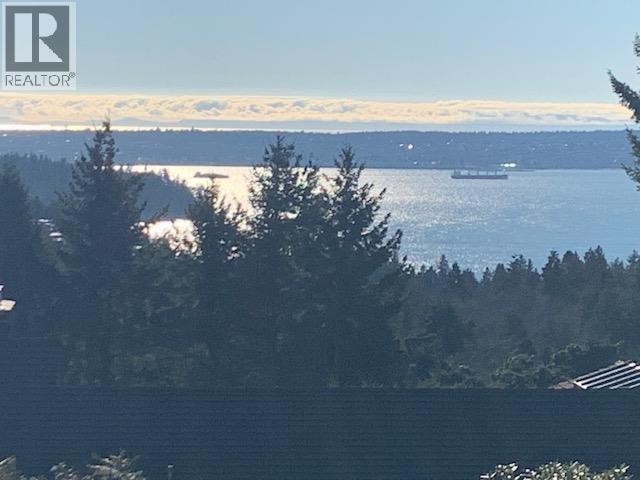 805 Eyremount Drive, West Vancouver, British Columbia  V7S 2A8 - Photo 4 - R3072415