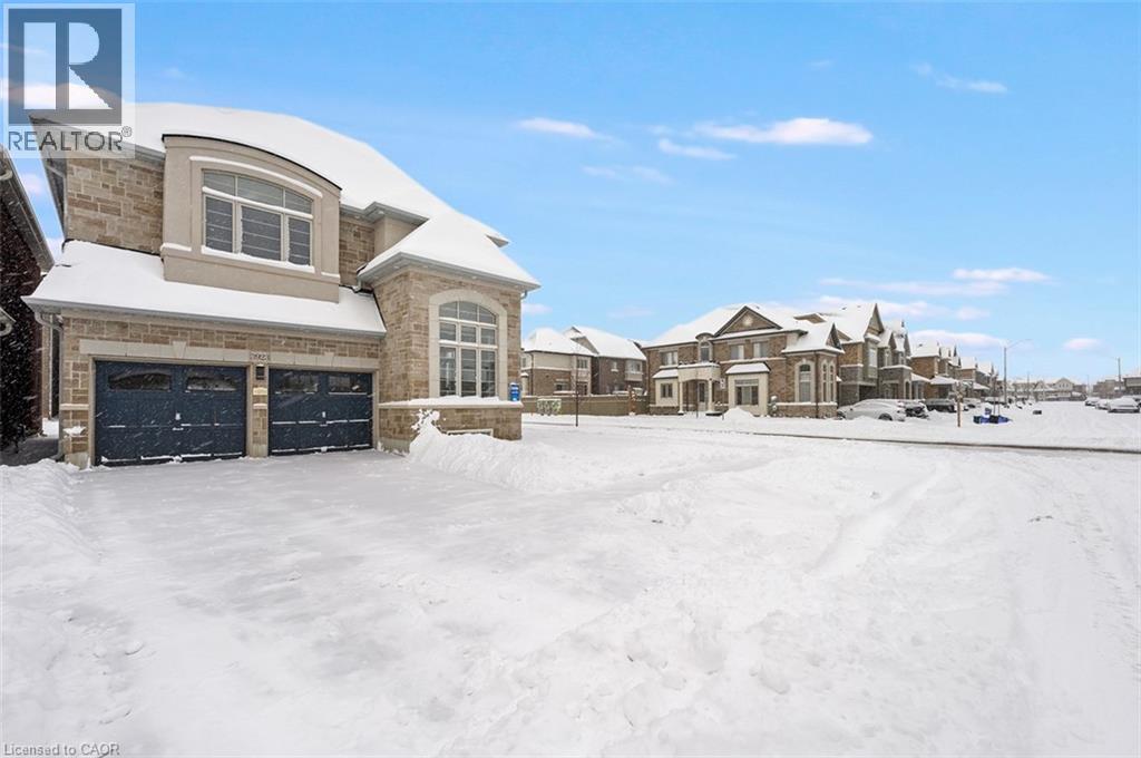 3923 Koenig Road, Burlington, Ontario  L7M 0Z8 - Photo 3 - 40798502