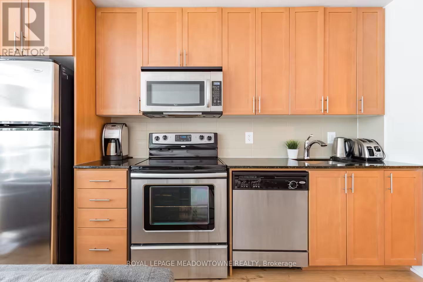 210 - 560 Front Street W, Toronto, Ontario  M5V 1C1 - Photo 9 - C12536342