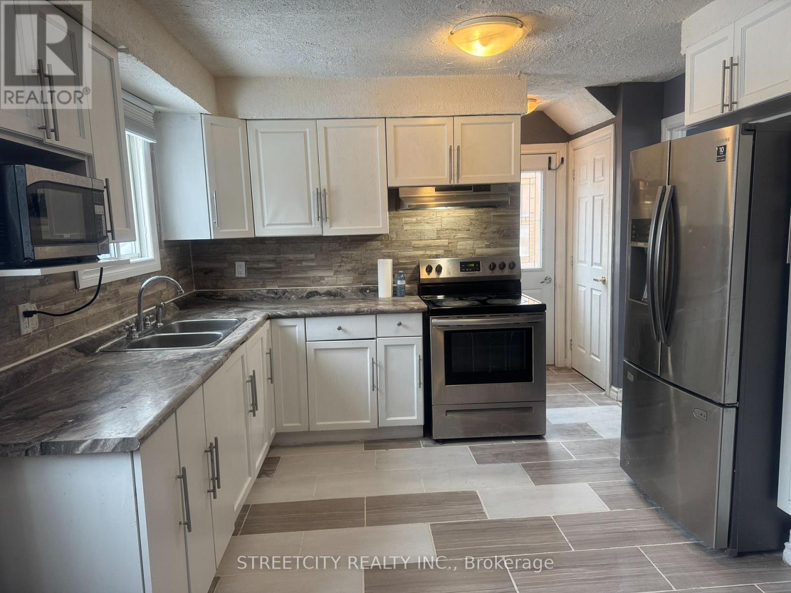 1331 Limberlost Road, London North, Ontario  N6G 2W4 - Photo 10 - X12703300