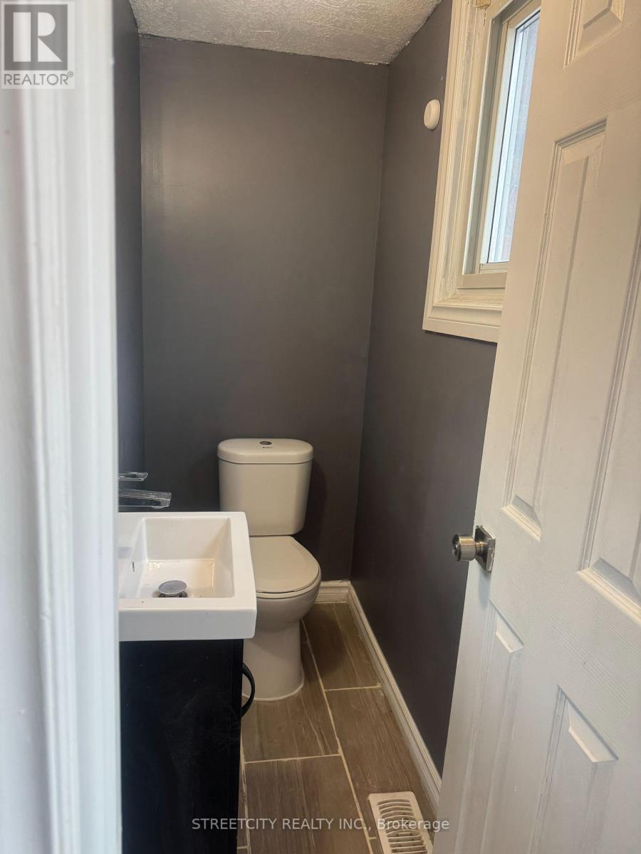 1331 Limberlost Road, London North, Ontario  N6G 2W4 - Photo 12 - X12703300