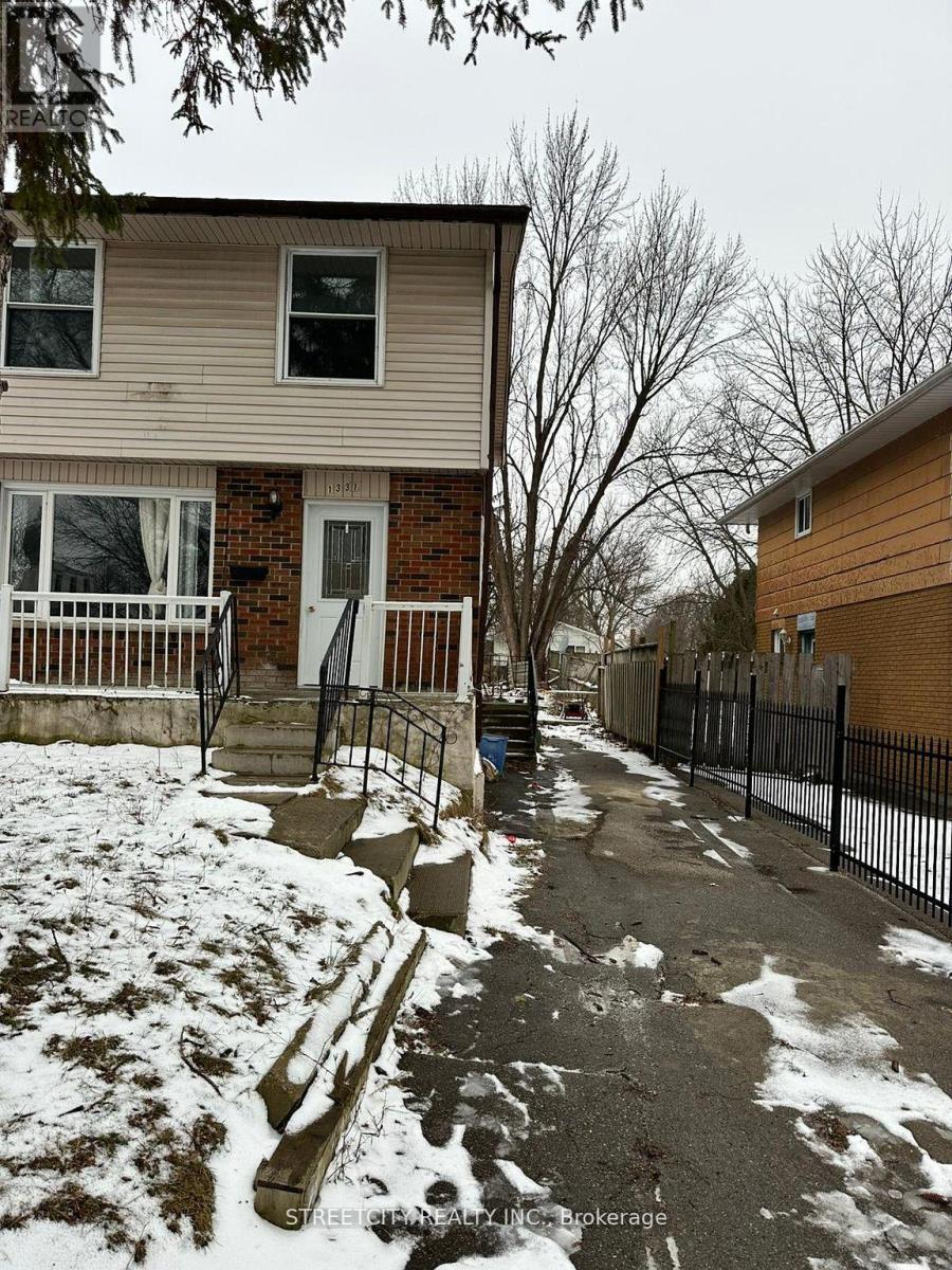 1331 Limberlost Road, London North, Ontario  N6G 2W4 - Photo 3 - X12703300