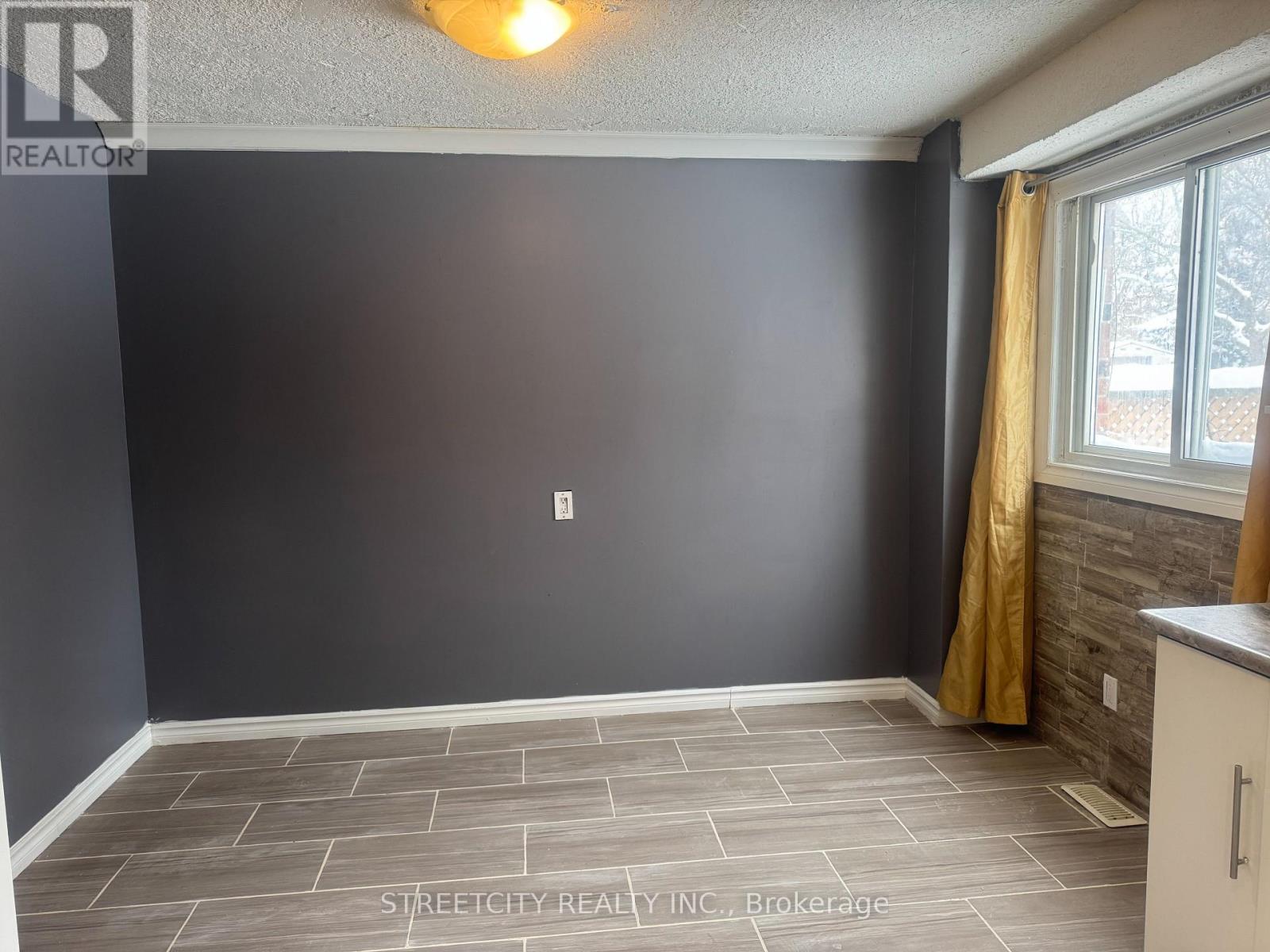 1331 Limberlost Road, London North, Ontario  N6G 2W4 - Photo 9 - X12703300