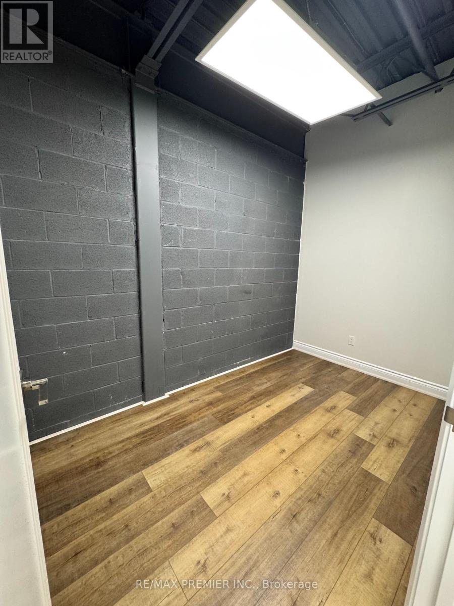 28 Upper Level - 8611 Weston Road, Vaughan, Ontario  L4L 9P1 - Photo 5 - N12582306