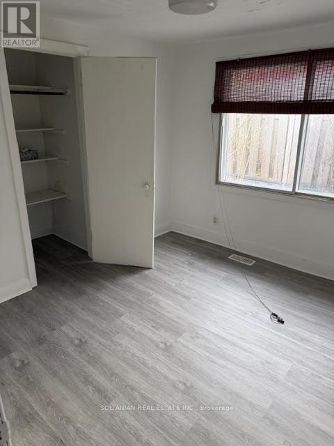 207 Bayview Avenue, Georgina, Ontario  L4P 2T3 - Photo 5 - N12699196