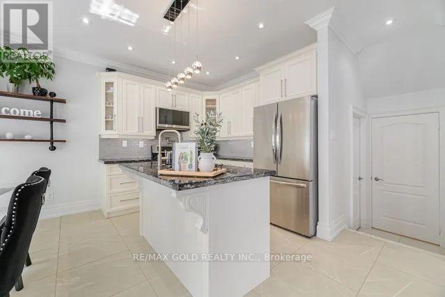 10 Cloverlawn Street, Brampton, Ontario  L7A 3X5 - Photo 16 - W12699420