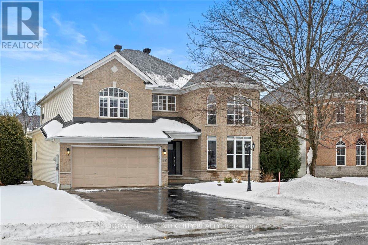 32 Eliza Crescent, Ottawa, Ontario  K2S 2A3 - Photo 2 - X12703254