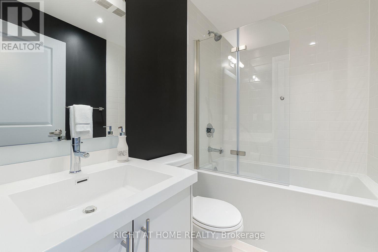 1603 - 55 Speers Road, Oakville, Ontario  L6K 0H9 - Photo 20 - W12455777