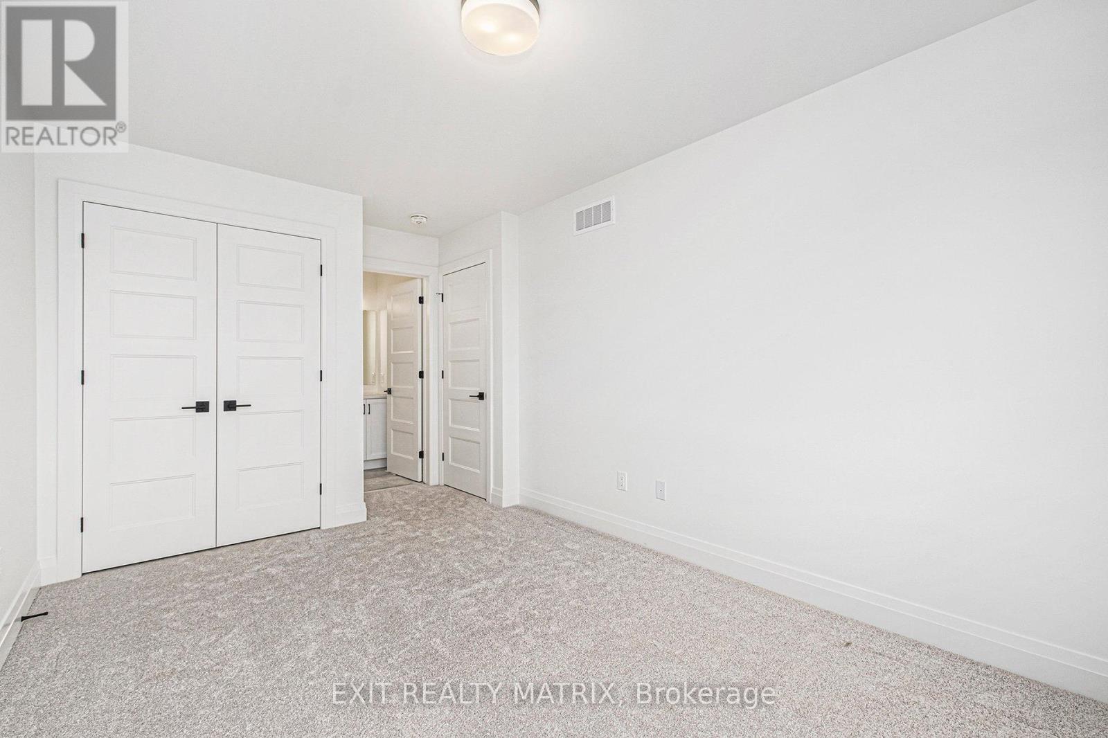 956 Cologne Street, Russell, Ontario  K0A 1W0 - Photo 14 - X12703368