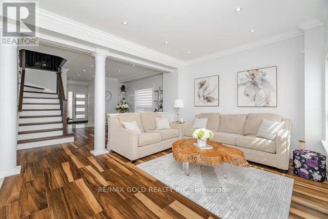 10 Cloverlawn Street, Brampton, Ontario  L7A 3X5 - Photo 8 - W12699420