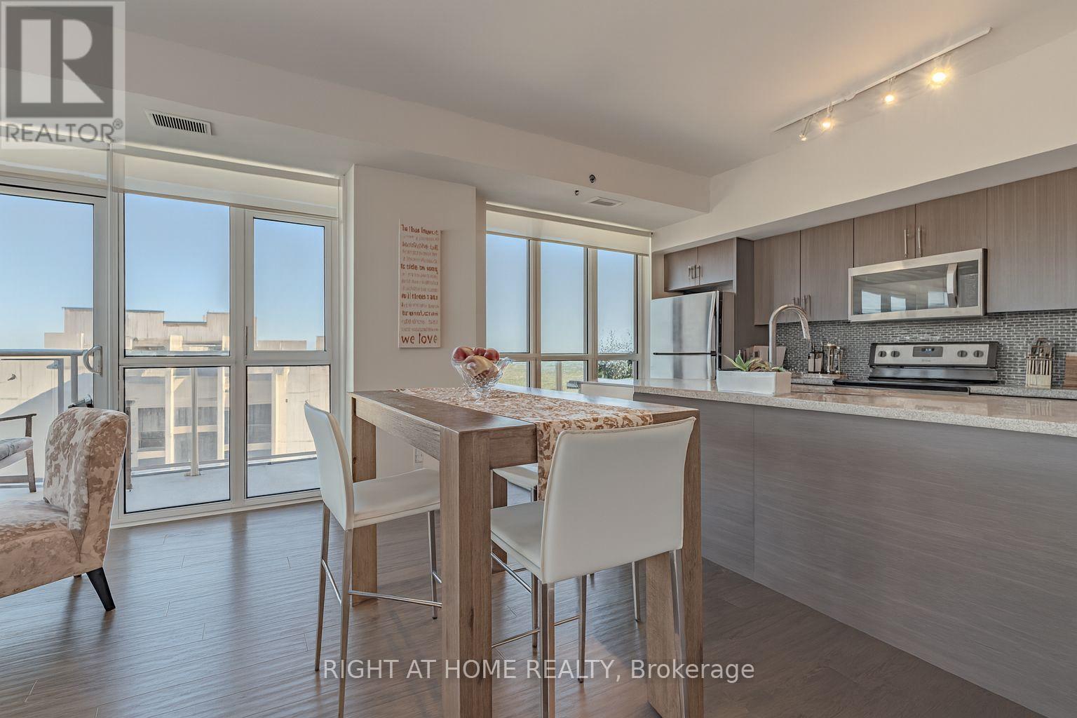 1603 - 55 Speers Road, Oakville, Ontario  L6K 0H9 - Photo 7 - W12455777