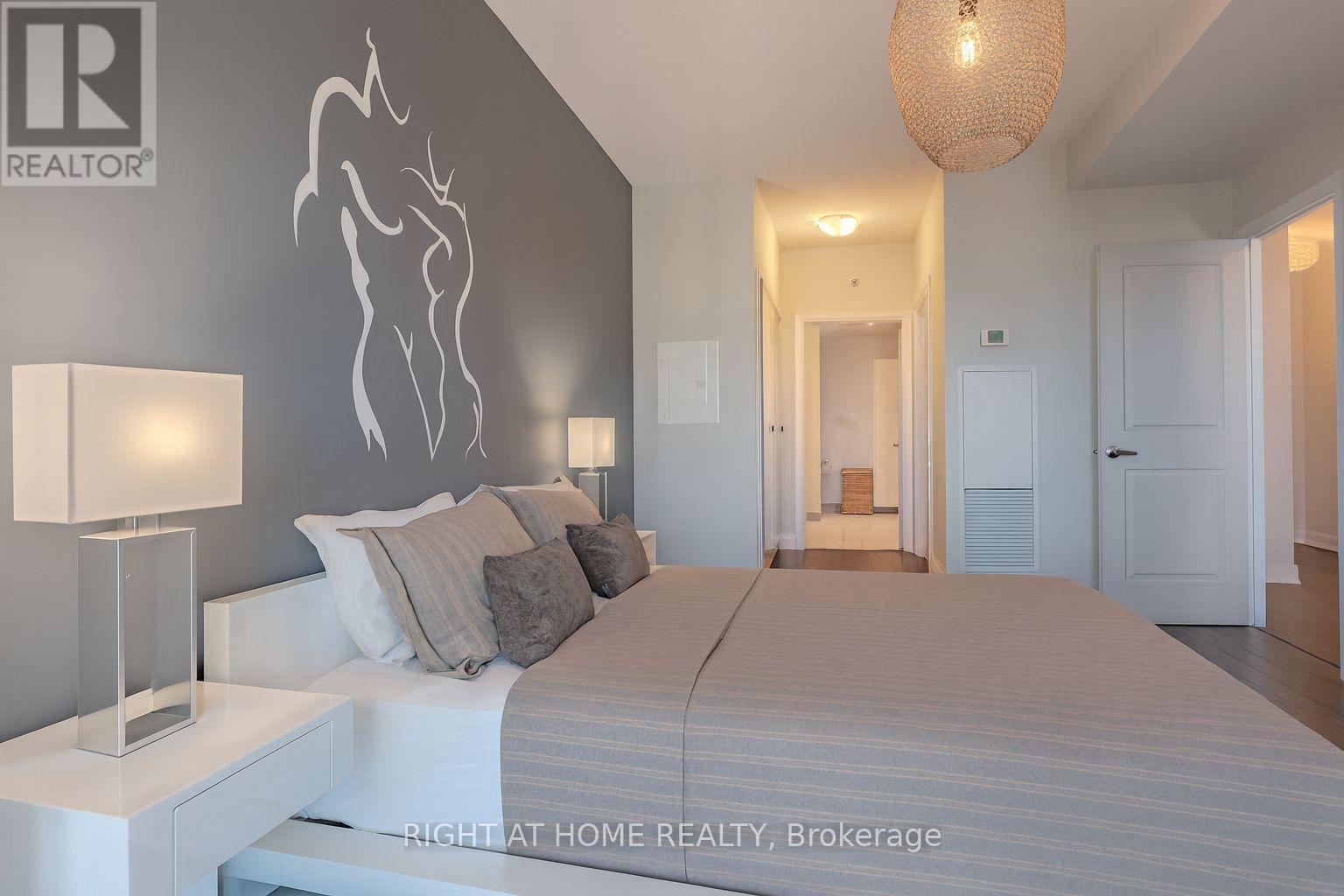 1603 - 55 Speers Road, Oakville, Ontario  L6K 0H9 - Photo 13 - W12455777