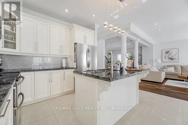 10 Cloverlawn Street, Brampton, Ontario  L7A 3X5 - Photo 15 - W12699420