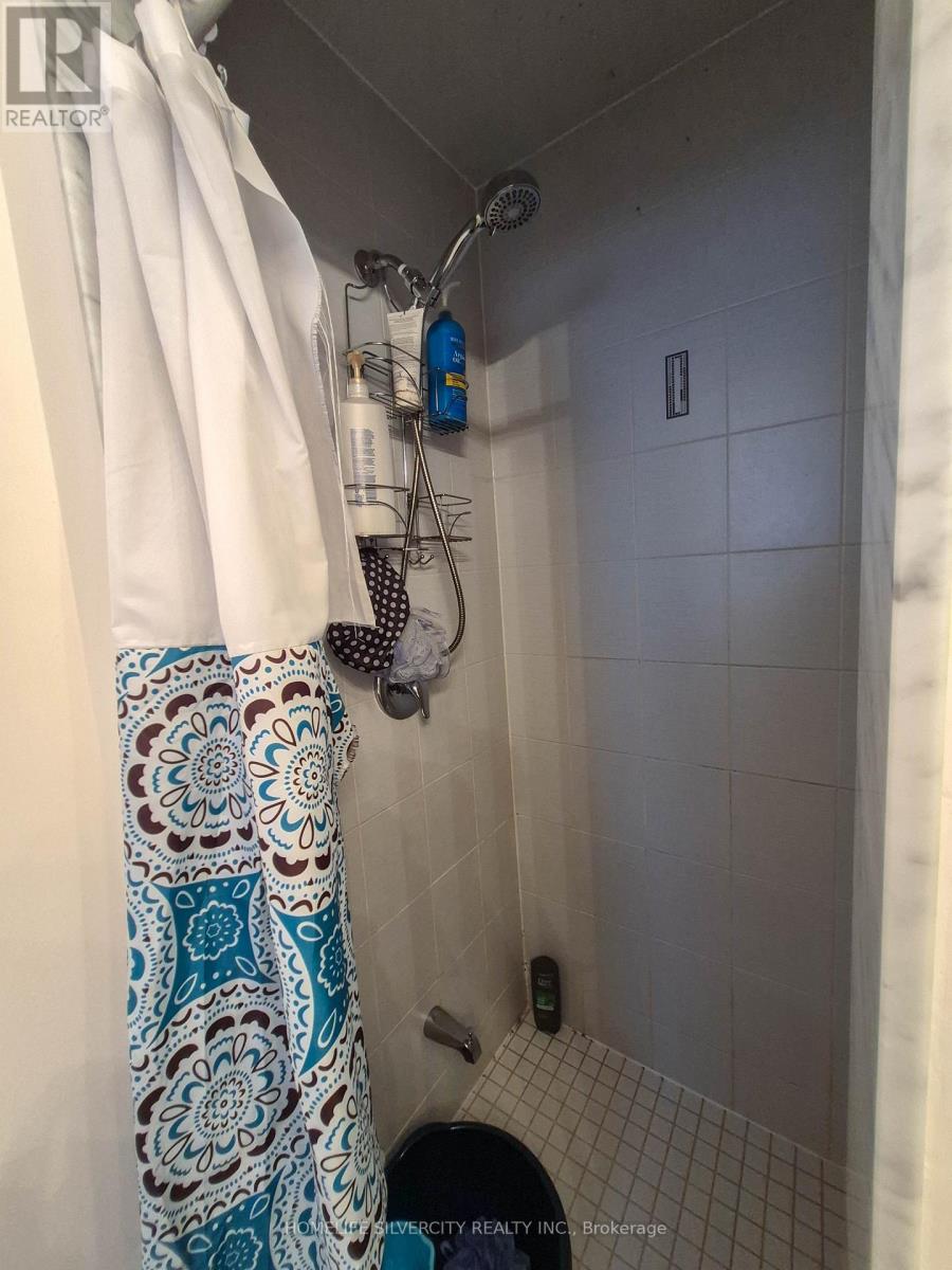 2 Abercove Close, Brampton, Ontario  L6Y 6E6 - Photo 13 - W12702812