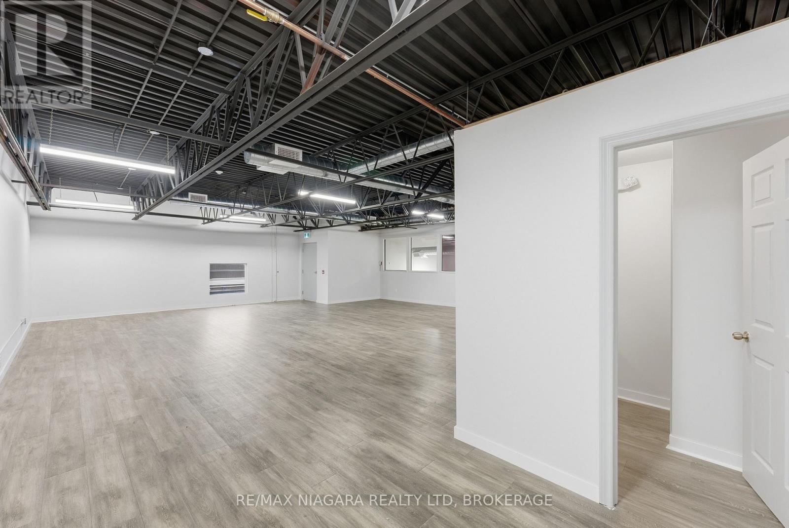 6853- 6871 Lundys Lane, Niagara Falls (Hospital), Ontario  L2G 1V7 - Photo 11 - X12703298