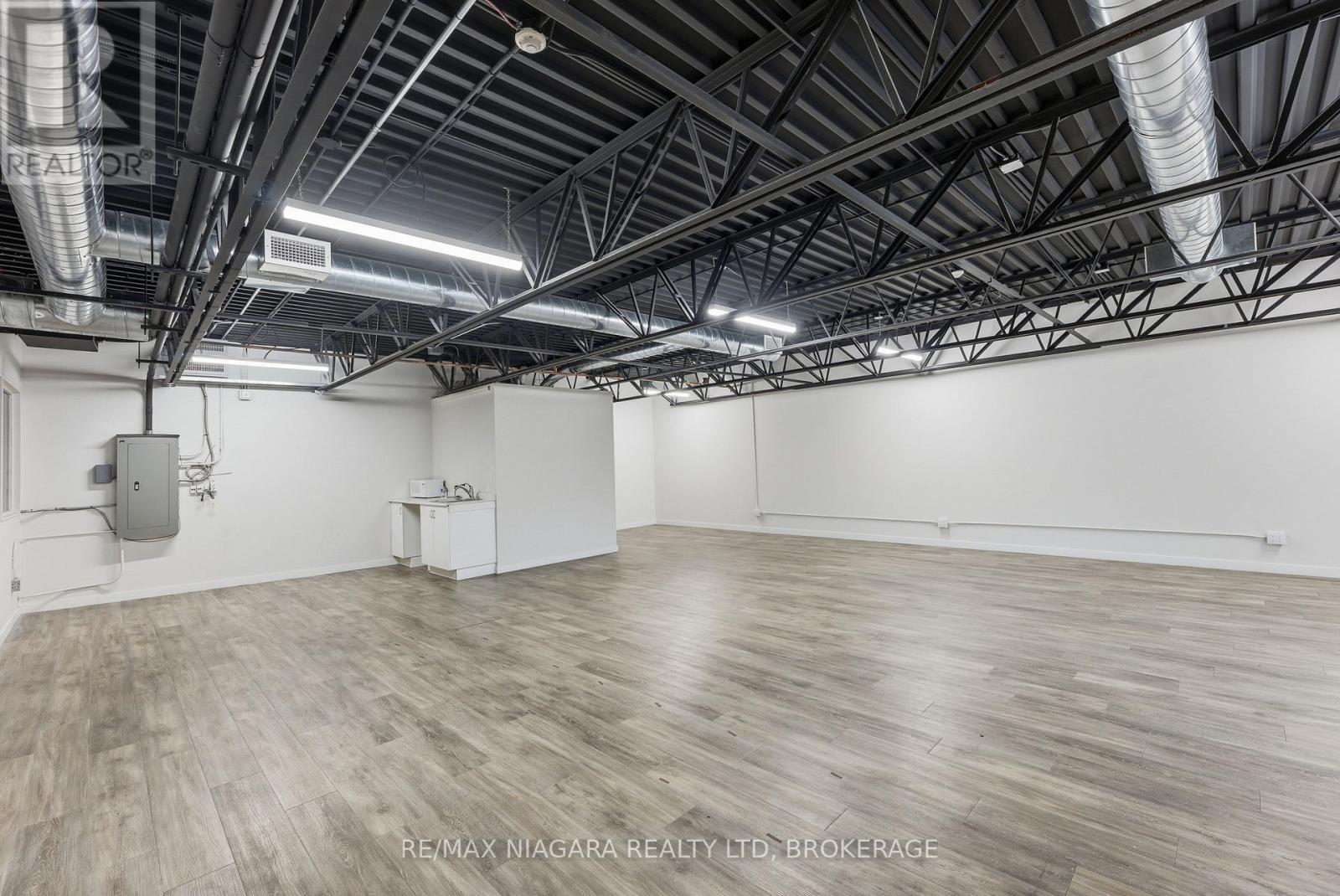 6853- 6871 Lundys Lane, Niagara Falls (Hospital), Ontario  L2G 1V7 - Photo 12 - X12703298