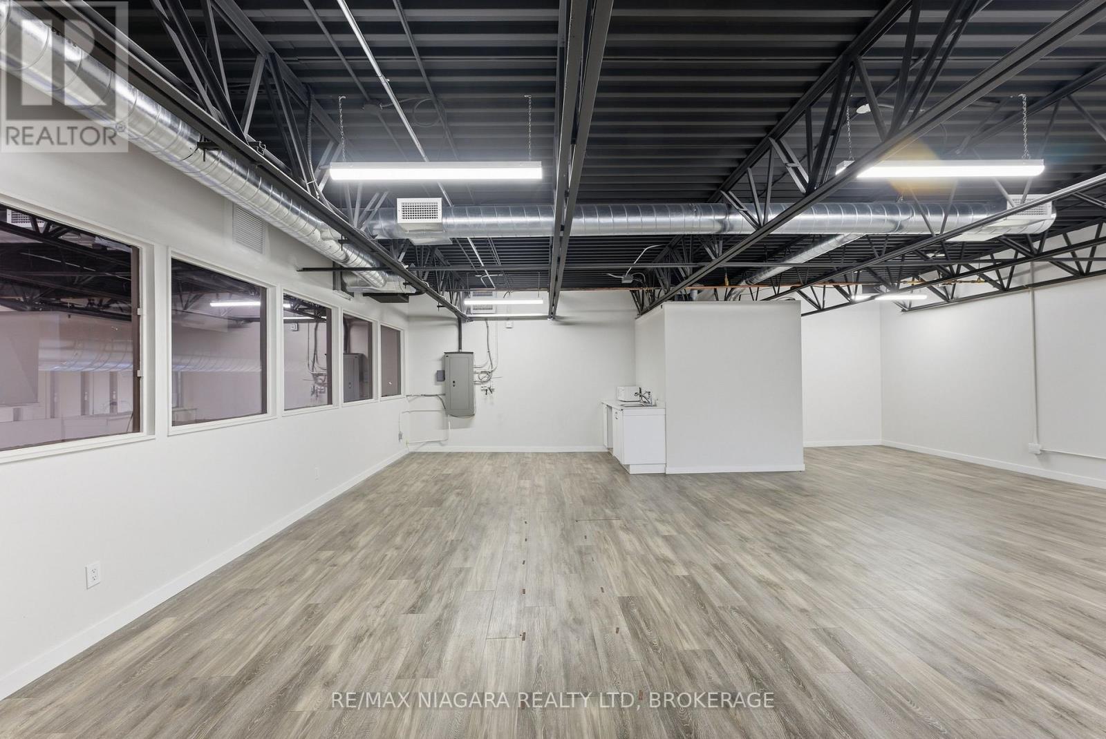 6853- 6871 Lundys Lane, Niagara Falls (Hospital), Ontario  L2G 1V7 - Photo 13 - X12703298