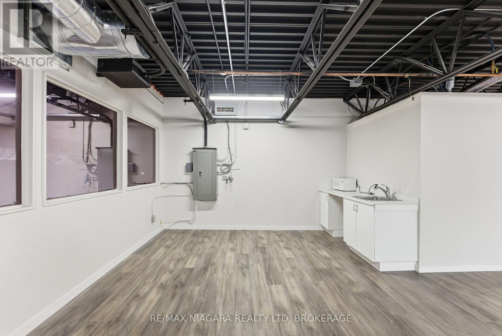 6853- 6871 Lundys Lane, Niagara Falls (Hospital), Ontario  L2G 1V7 - Photo 14 - X12703298