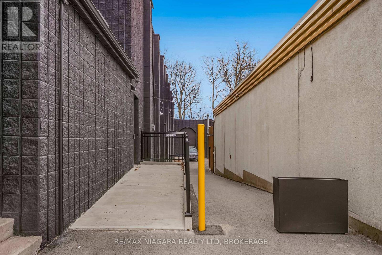 6853- 6871 Lundys Lane, Niagara Falls (Hospital), Ontario  L2G 1V7 - Photo 3 - X12703298